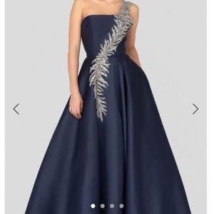 ballgown Navy blue Dress w/ pockets
